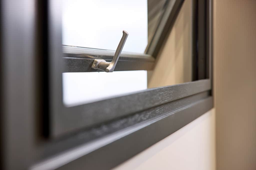 Ηχομόνωση και Θερμομόνωση με Σύγχρονα Ξύλινα Παράθυρα