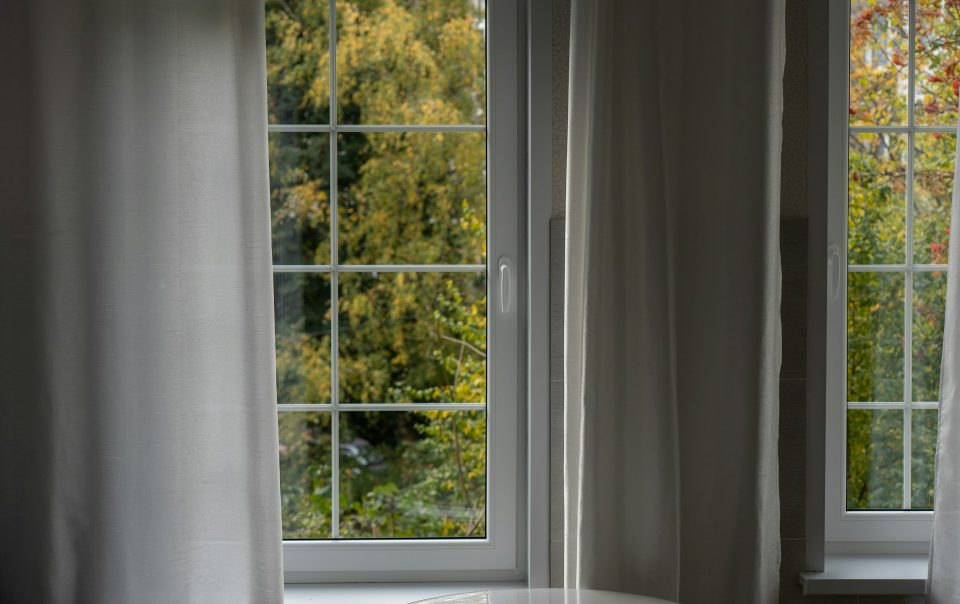 Μπαλκονόπορτες και παράθυρα: πώς να συνδυάσεις φωτεινότητα, ενεργειακή απόδοση και λειτουργικότητα | Papavasiliou.com.gr