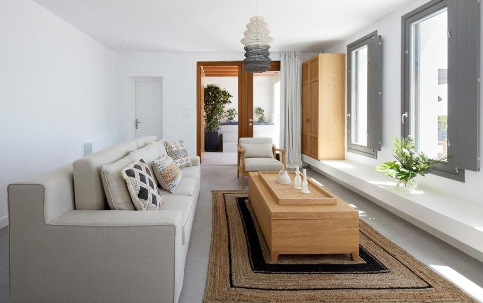 Ξύλινα κουφώματα σε σύγχρονες κατοικίες: Πώς συνδυάζονται με μοντέρνα αρχιτεκτονική | papavasiliou.com.gr